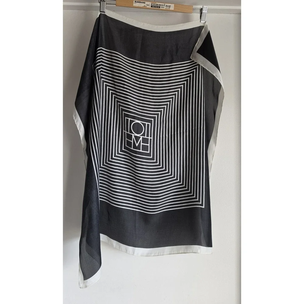 Black White Geometric Bandana 28in Unisex Wrap Scarf Head Neck Kerchief